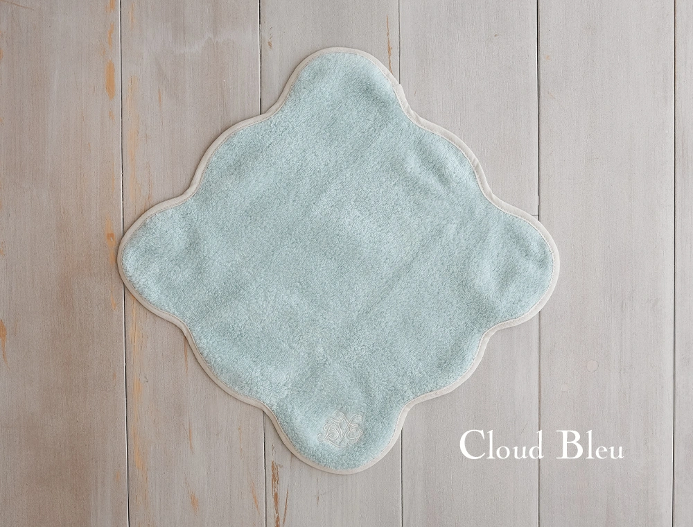 カラー：クラウドブルー