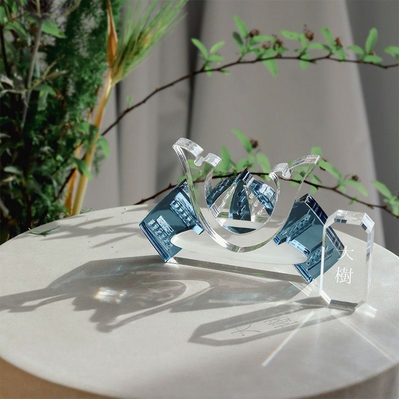 Lumiere Kabuto アクリル兜飾り (日本製)　Blue